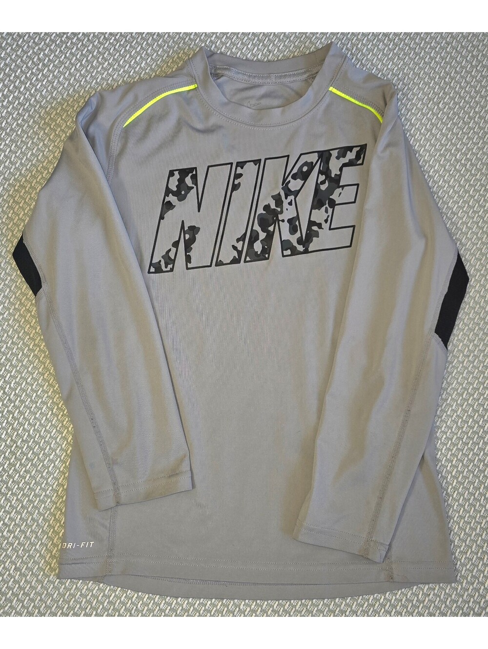 Men's Nike Dri-FIT long sleeve shirt size small